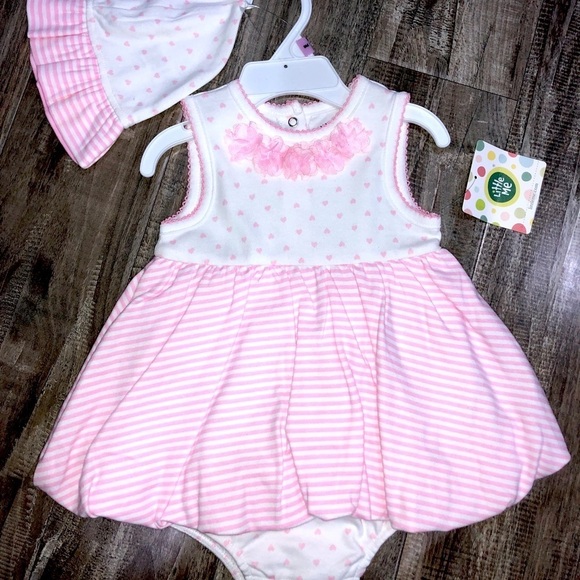 Little me set for baby girl 6 and 9 months - Picture 1 of 6
